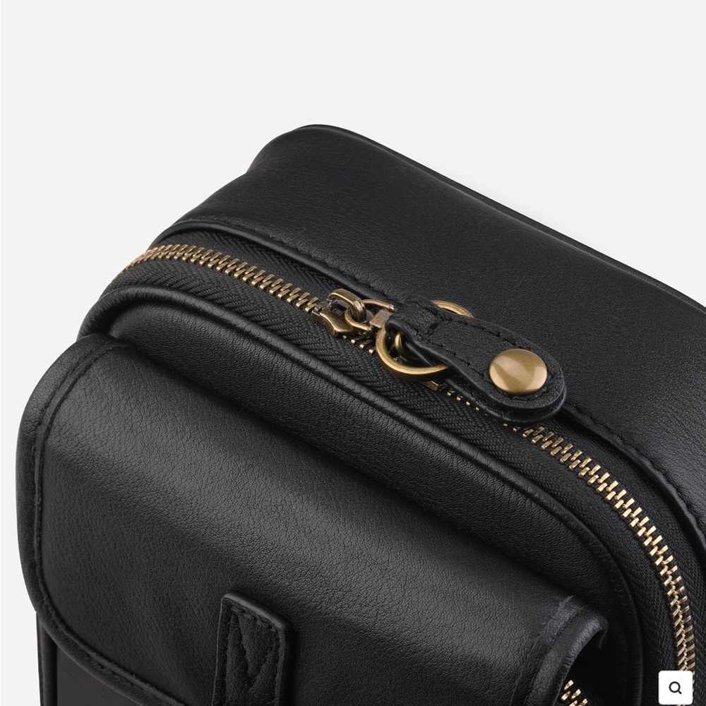 Chic Black Crossbody Bag with Patterned Strap - Picture 7 of 7